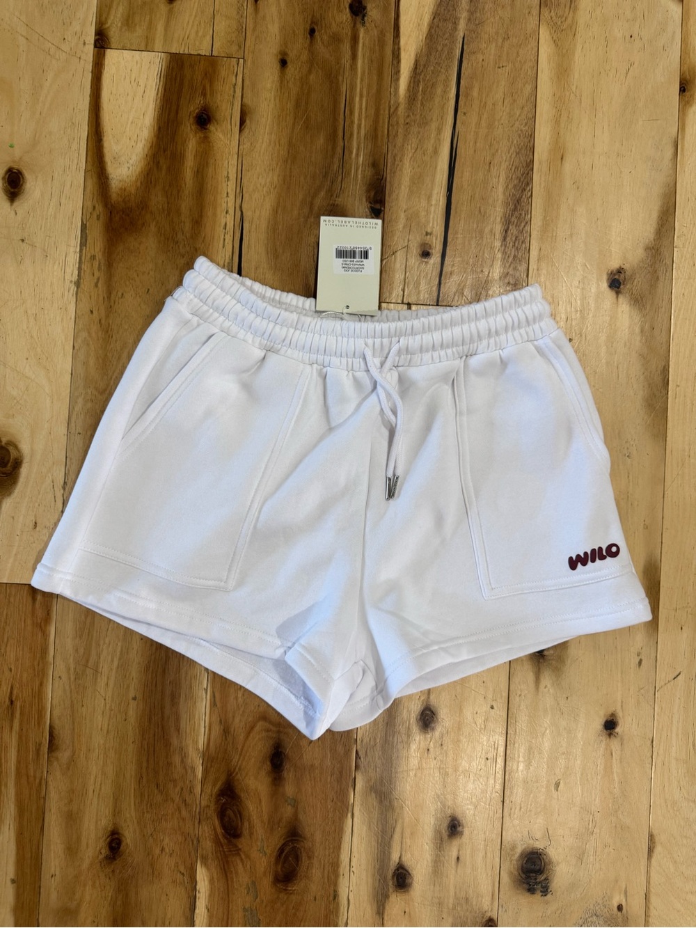 WILO Women's White Athletic Drawstring Pocket Shorts